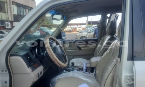 Acheter Occasion Voiture Mitsubishi Pajero Blanc à Libreville, Estuaire Acheter Occasion Voiture Mitsubishi Pajero Blanc à Libreville, Estuaire
