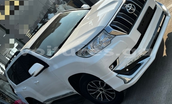 Acheter Occasion Voiture Toyota Land Cruiser Prado Blanc à Libreville, Estuaire Acheter Occasion Voiture Toyota Land Cruiser Prado Blanc à Libreville, Estuaire