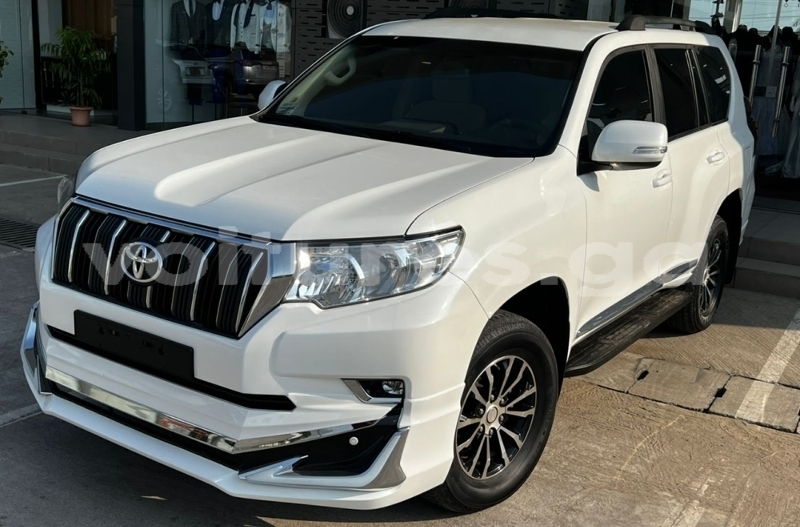 Big with watermark toyota land cruiser prado estuaire libreville 7953