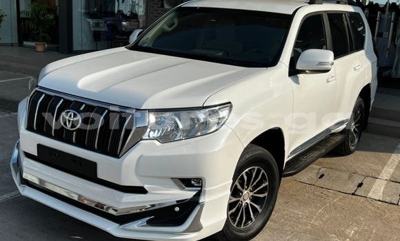 Acheter Occasion Voiture Toyota Land Cruiser Prado Blanc à Libreville, Estuaire Acheter Occasion Voiture Toyota Land Cruiser Prado Blanc à Libreville, Estuaire