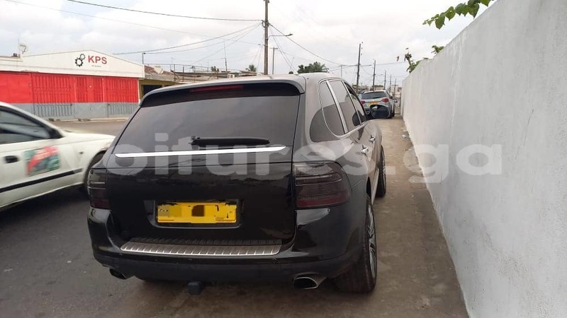 Big with watermark porsche cayenne estuaire libreville 7957