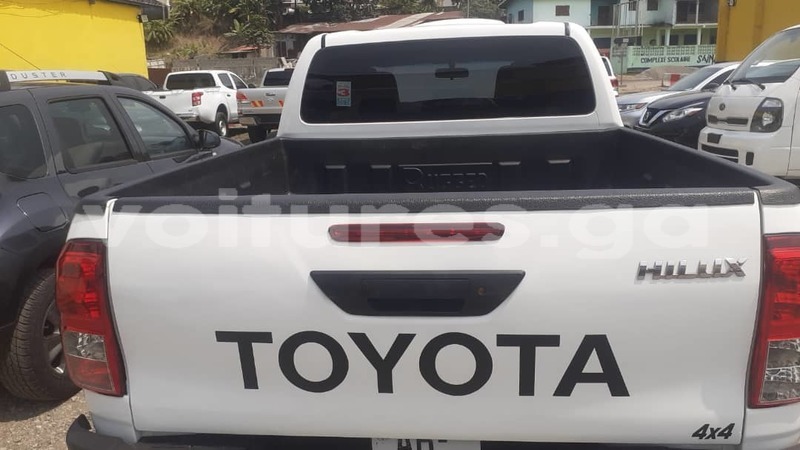 Big with watermark toyota hilux estuaire libreville 7961