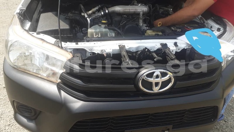 Big with watermark toyota hilux estuaire libreville 7961