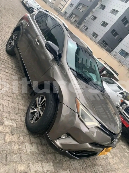 Big with watermark toyota rav4 estuaire libreville 7963