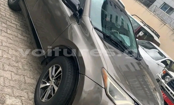 Acheter Occasion Voiture Toyota RAV4 Marron à Libreville, Estuaire Acheter Occasion Voiture Toyota RAV4 Marron à Libreville, Estuaire