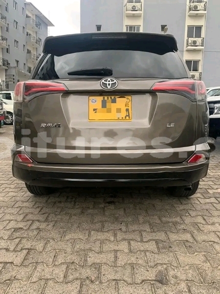 Big with watermark toyota rav4 estuaire libreville 7963