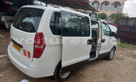 Acheter Occasion Voiture Hyundai H1 Blanc à Libreville, Estuaire Acheter Occasion Voiture Hyundai H1 Blanc à Libreville, Estuaire