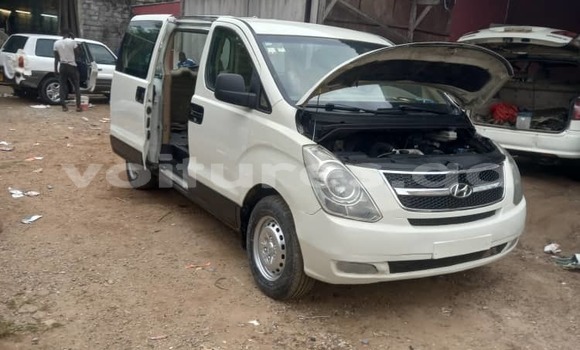 Acheter Occasion Voiture Hyundai H1 Blanc à Libreville, Estuaire Acheter Occasion Voiture Hyundai H1 Blanc à Libreville, Estuaire