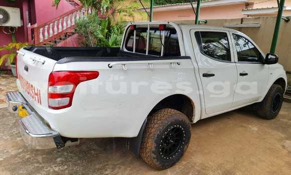 Acheter Occasion Voiture Mitsubishi L200 Blanc à Libreville, Estuaire Acheter Occasion Voiture Mitsubishi L200 Blanc à Libreville, Estuaire