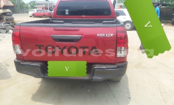 Acheter Occasion Voiture Toyota Hilux Rouge à Libreville, Estuaire Acheter Occasion Voiture Toyota Hilux Rouge à Libreville, Estuaire