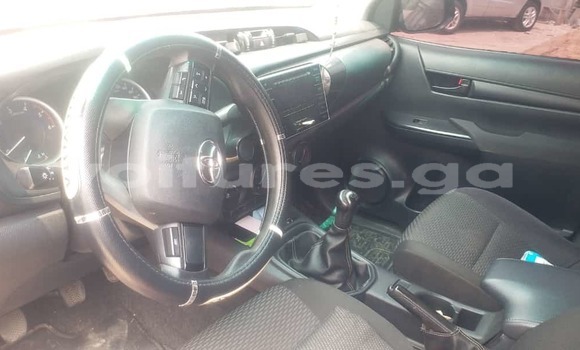 Acheter Occasion Voiture Toyota Hilux Rouge à Libreville, Estuaire Acheter Occasion Voiture Toyota Hilux Rouge à Libreville, Estuaire