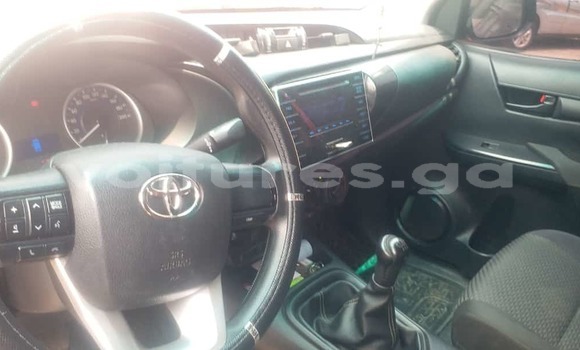 Acheter Occasion Voiture Toyota Hilux Rouge à Libreville, Estuaire Acheter Occasion Voiture Toyota Hilux Rouge à Libreville, Estuaire
