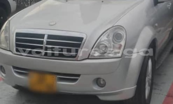 Sayi Na hannu SsangYong Rexton Azurfa Mota in Libreville a estuary Sayi Na hannu SsangYong Rexton Azurfa Mota in Libreville a estuary