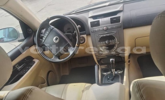 Sayi Na hannu SsangYong Rexton Azurfa Mota in Libreville a estuary Sayi Na hannu SsangYong Rexton Azurfa Mota in Libreville a estuary