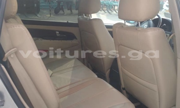 Sayi Na hannu SsangYong Rexton Azurfa Mota in Libreville a estuary Sayi Na hannu SsangYong Rexton Azurfa Mota in Libreville a estuary