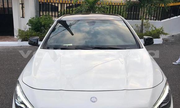 Acheter Occasion Voiture Mercedes-Benz CLA-klasse AMG Blanc à Libreville, Estuaire Acheter Occasion Voiture Mercedes-Benz CLA-klasse AMG Blanc à Libreville, Estuaire