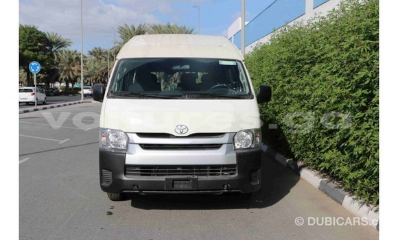 Acheter Import Voiture Toyota Hiace Blanc à Import - Dubai, Estuaire Acheter Import Voiture Toyota Hiace Blanc à Import - Dubai, Estuaire