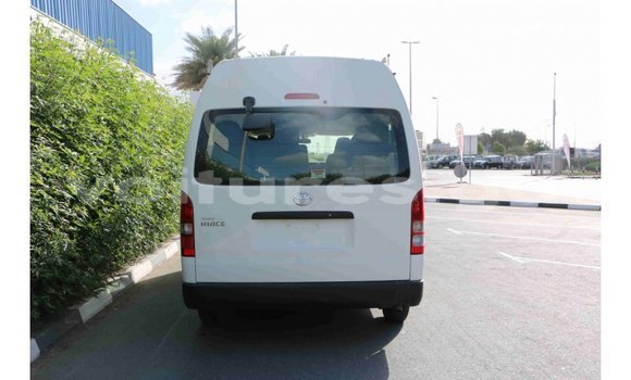 Acheter Import Voiture Toyota Hiace Blanc à Import - Dubai, Estuaire Acheter Import Voiture Toyota Hiace Blanc à Import - Dubai, Estuaire