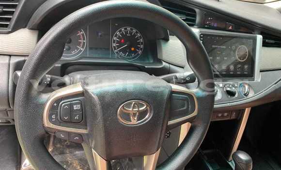 Sayi Imported Toyota Innova White Mota in Libreville a estuary Sayi Imported Toyota Innova White Mota in Libreville a estuary