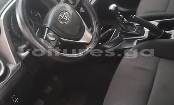 Sayi Na hannu Toyota RAV4 Brown Mota in Libreville a estuary Sayi Na hannu Toyota RAV4 Brown Mota in Libreville a estuary