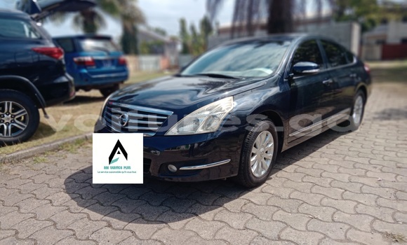 Sayi Na hannu Nissan Teana Blue Mota in Libreville a estuary Sayi Na hannu Nissan Teana Blue Mota in Libreville a estuary