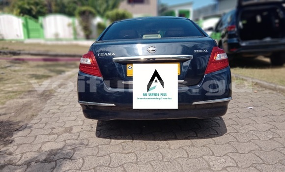 Sayi Na hannu Nissan Teana Blue Mota in Libreville a estuary Sayi Na hannu Nissan Teana Blue Mota in Libreville a estuary