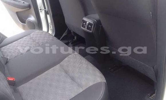 Sayi Imported Nissan Qashqai White Mota in Libreville a estuary Sayi Imported Nissan Qashqai White Mota in Libreville a estuary