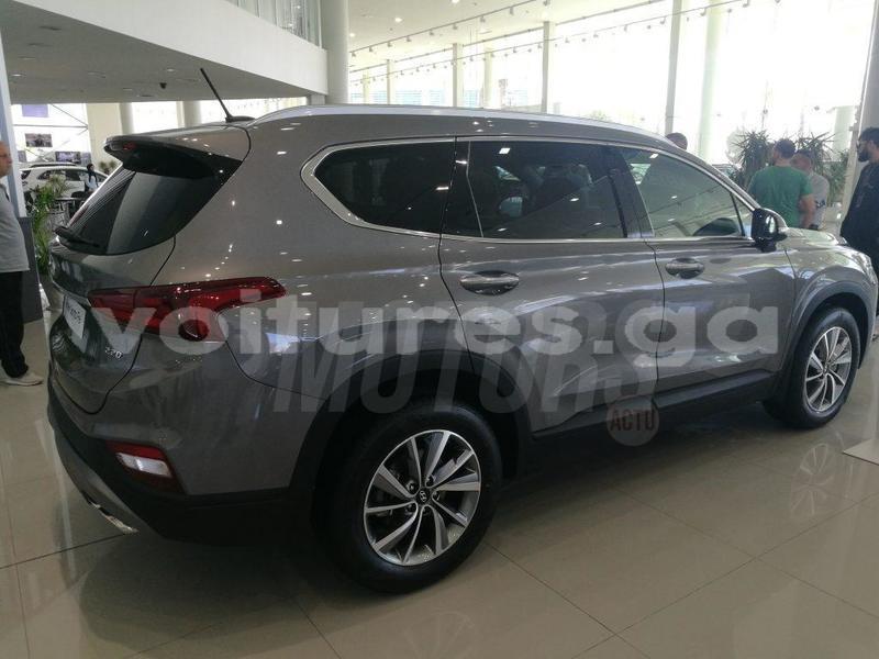 Big with watermark hyundai santa fe estuaire libreville 8010