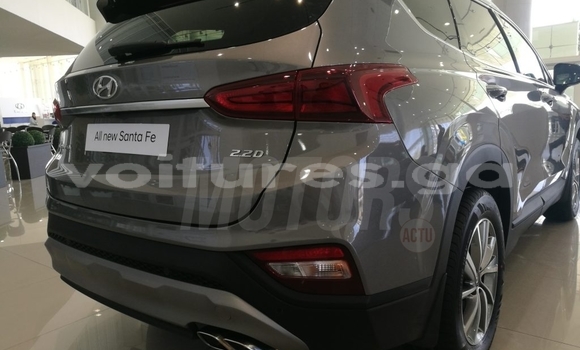 Acheter Neuf Voiture Hyundai Santa Fe Gris à Libreville, Estuaire Acheter Neuf Voiture Hyundai Santa Fe Gris à Libreville, Estuaire
