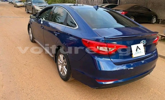 Sayi Na hannu Hyundai Sonata Blue Mota in Libreville a estuary Sayi Na hannu Hyundai Sonata Blue Mota in Libreville a estuary