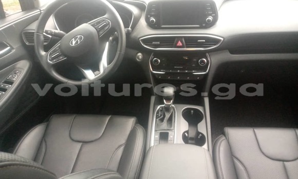 Sayi Sabo Hyundai Santa Fe Azurfa Mota in Libreville a estuary Sayi Sabo Hyundai Santa Fe Azurfa Mota in Libreville a estuary