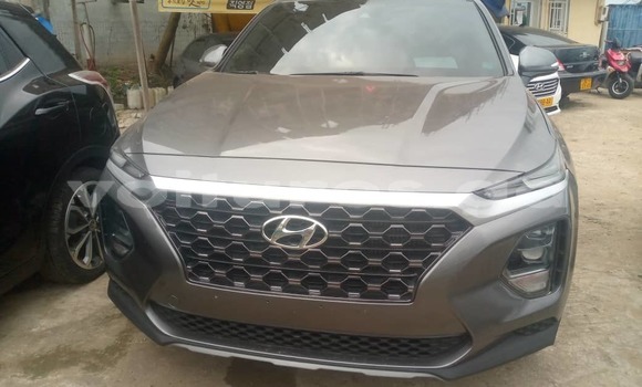 Sayi Sabo Hyundai Santa Fe Azurfa Mota in Libreville a estuary Sayi Sabo Hyundai Santa Fe Azurfa Mota in Libreville a estuary