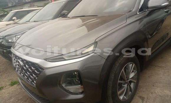 Sayi Sabo Hyundai Santa Fe Azurfa Mota in Libreville a estuary Sayi Sabo Hyundai Santa Fe Azurfa Mota in Libreville a estuary