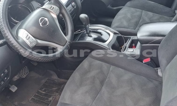 Buy Used Nissan Rogue Silver Car in Libreville in Estuary Buy Used Nissan Rogue Silver Car in Libreville in Estuary