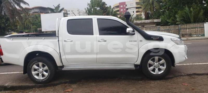 Big with watermark toyota hilux estuaire libreville 8017