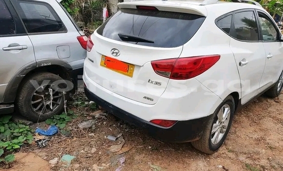 Sayi Na hannu Hyundai ix35 White Mota in Libreville a estuary Sayi Na hannu Hyundai ix35 White Mota in Libreville a estuary
