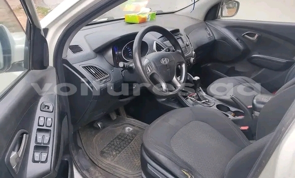 Sayi Na hannu Hyundai ix35 White Mota in Libreville a estuary Sayi Na hannu Hyundai ix35 White Mota in Libreville a estuary