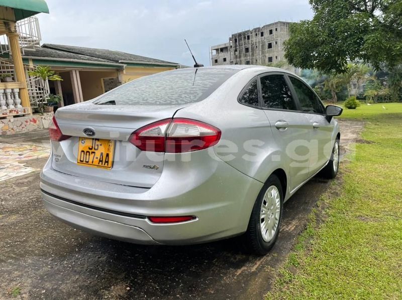 Big with watermark chevrolet malibu estuaire libreville 8019