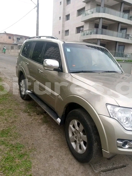 Big with watermark mitsubishi pajero estuaire libreville 8022