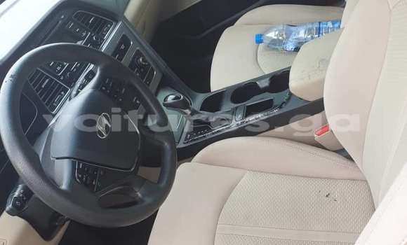 Sayi Na hannu Hyundai Sonata Black Mota in Libreville a estuary Sayi Na hannu Hyundai Sonata Black Mota in Libreville a estuary