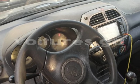 Sayi Na hannu Toyota RAV4 Blue Mota in Libreville a estuary Sayi Na hannu Toyota RAV4 Blue Mota in Libreville a estuary