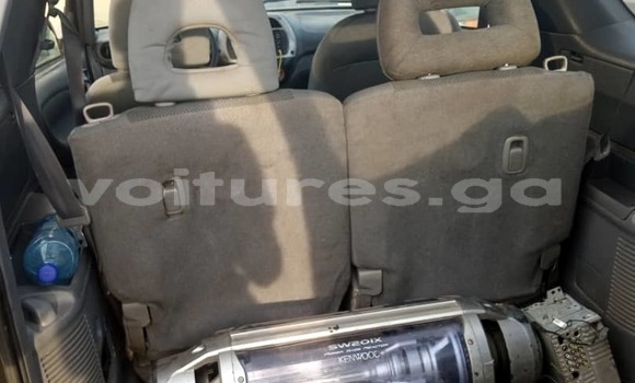 Sayi Na hannu Toyota RAV4 Blue Mota in Libreville a estuary Sayi Na hannu Toyota RAV4 Blue Mota in Libreville a estuary