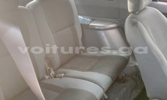 Sayi Na hannu Toyota RAV4 Blue Mota in Libreville a estuary Sayi Na hannu Toyota RAV4 Blue Mota in Libreville a estuary