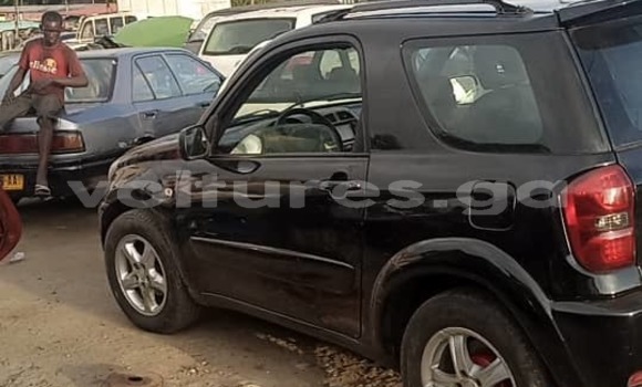 Sayi Na hannu Toyota RAV4 Blue Mota in Libreville a estuary Sayi Na hannu Toyota RAV4 Blue Mota in Libreville a estuary