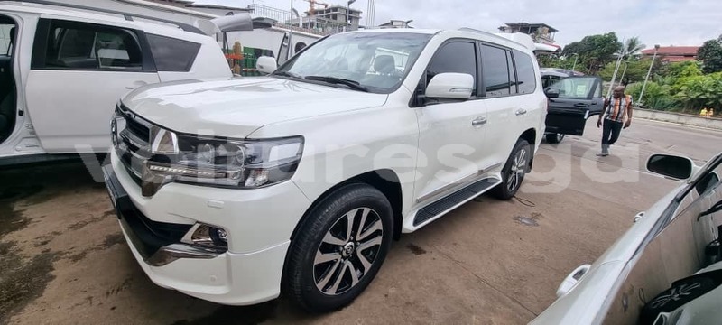 Big with watermark toyota land cruiser estuaire libreville 8030