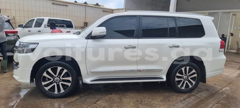 Big with watermark toyota land cruiser estuaire libreville 8030