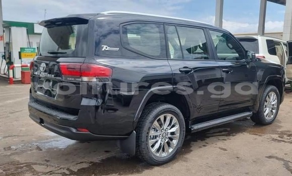 Sayi Imported Toyota Land Cruiser Black Mota in Libreville a estuary Sayi Imported Toyota Land Cruiser Black Mota in Libreville a estuary