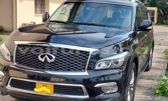 Sayi Na hannu Infiniti QX80 Black Mota in Libreville a estuary Sayi Na hannu Infiniti QX80 Black Mota in Libreville a estuary