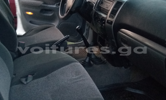 Sayi Na hannu Toyota Land Cruiser Prado White Mota in Libreville a estuary Sayi Na hannu Toyota Land Cruiser Prado White Mota in Libreville a estuary