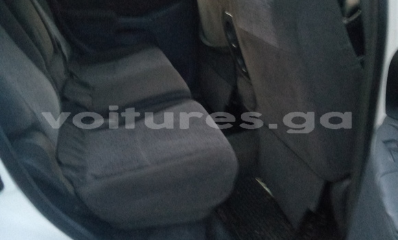 Sayi Na hannu Toyota Land Cruiser Prado White Mota in Libreville a estuary Sayi Na hannu Toyota Land Cruiser Prado White Mota in Libreville a estuary